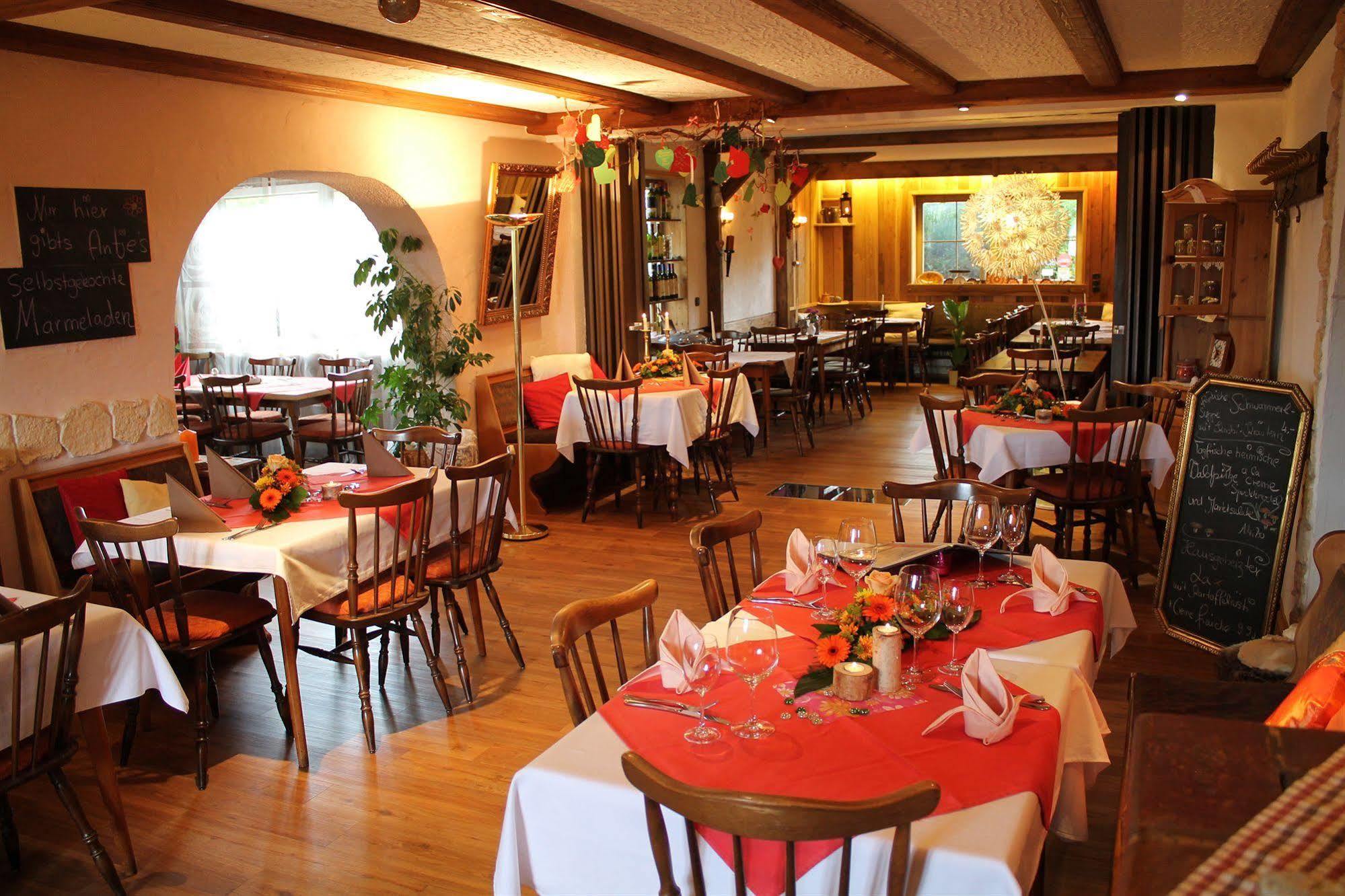 Antjes Schmankerlhotel Und Restaurant Tröstau المظهر الخارجي الصورة